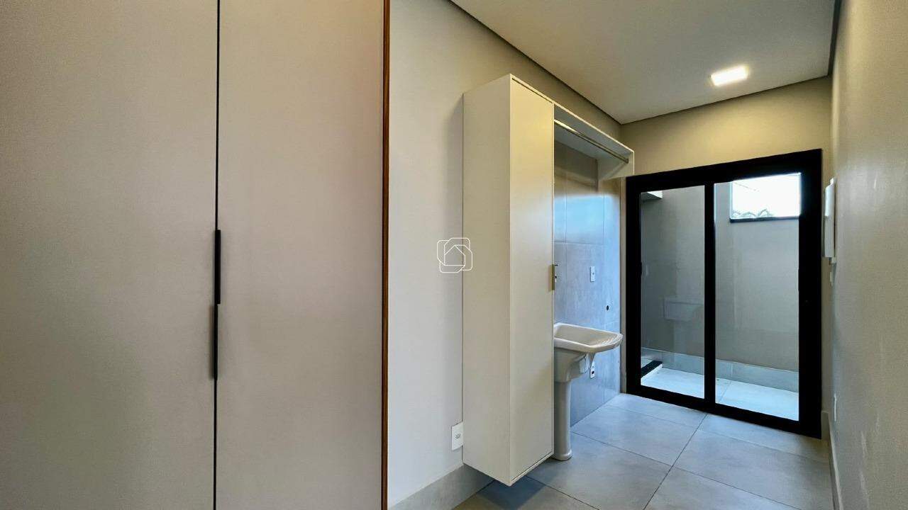 Casa de Condomínio para aluguel em Salto - SP - Reserva Central Parque: Lavanderia