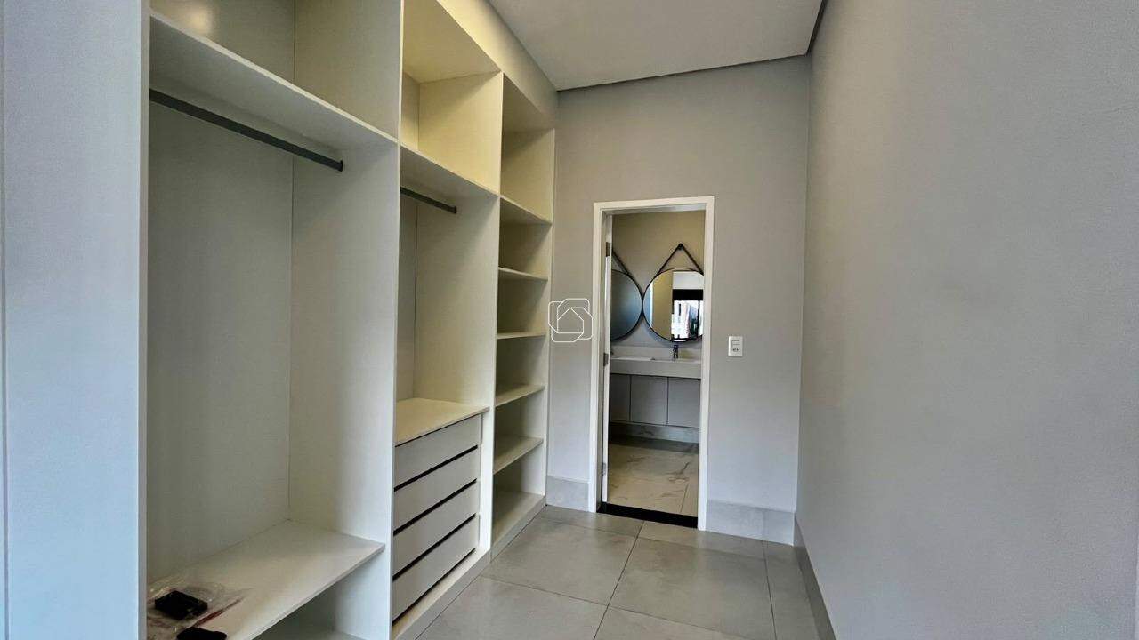 Casa de Condomínio para aluguel em Salto - SP - Reserva Central Parque: Closet
