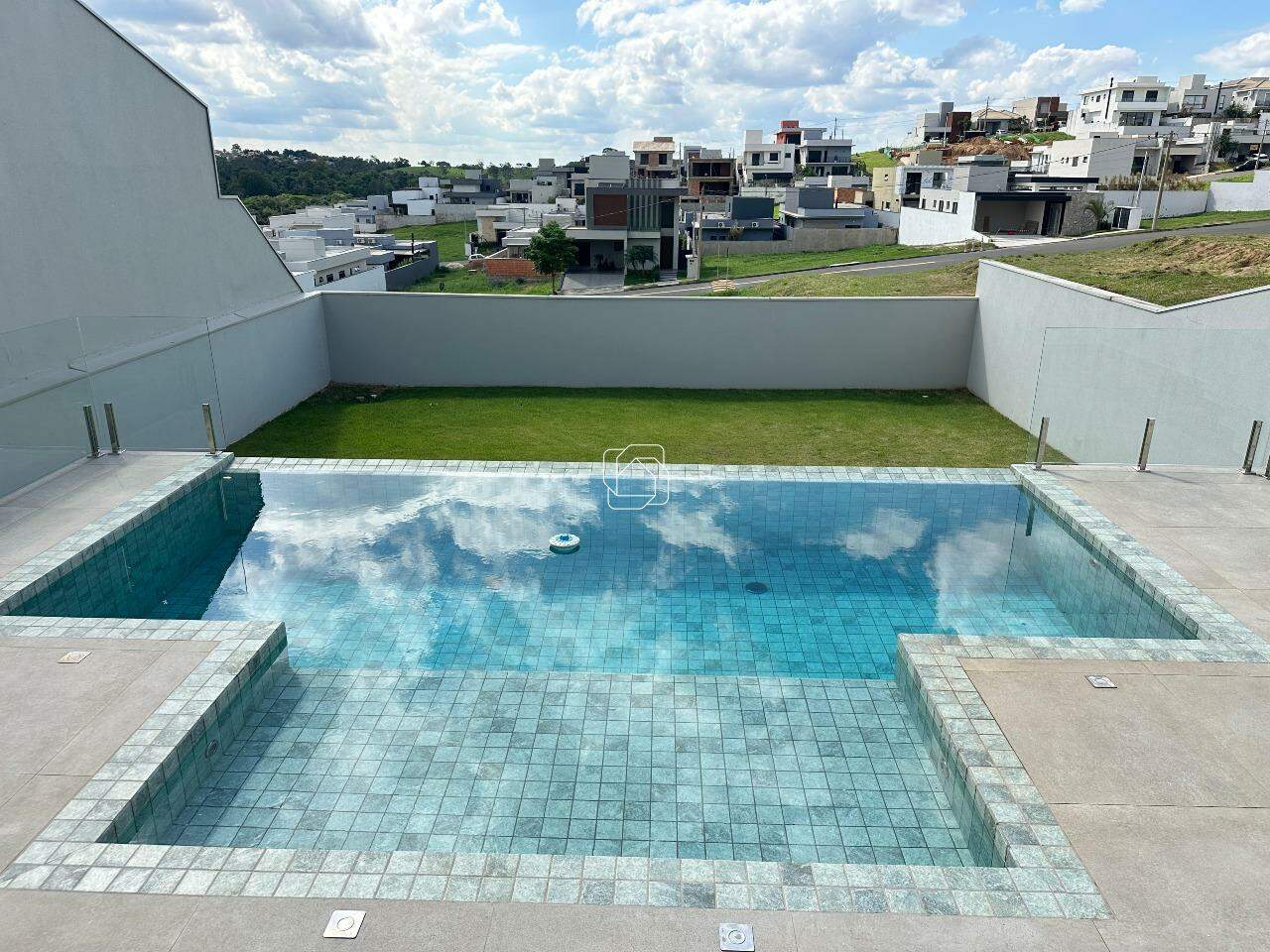 Casa de Condomínio à venda em Itu - SP - Residencial Saint Paul: Área da piscina