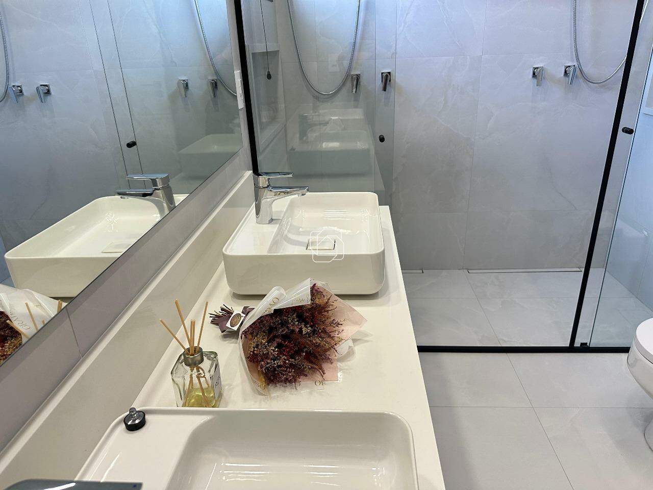 Casa de Condomínio à venda em Itu - SP - Residencial Saint Paul: Banheiro