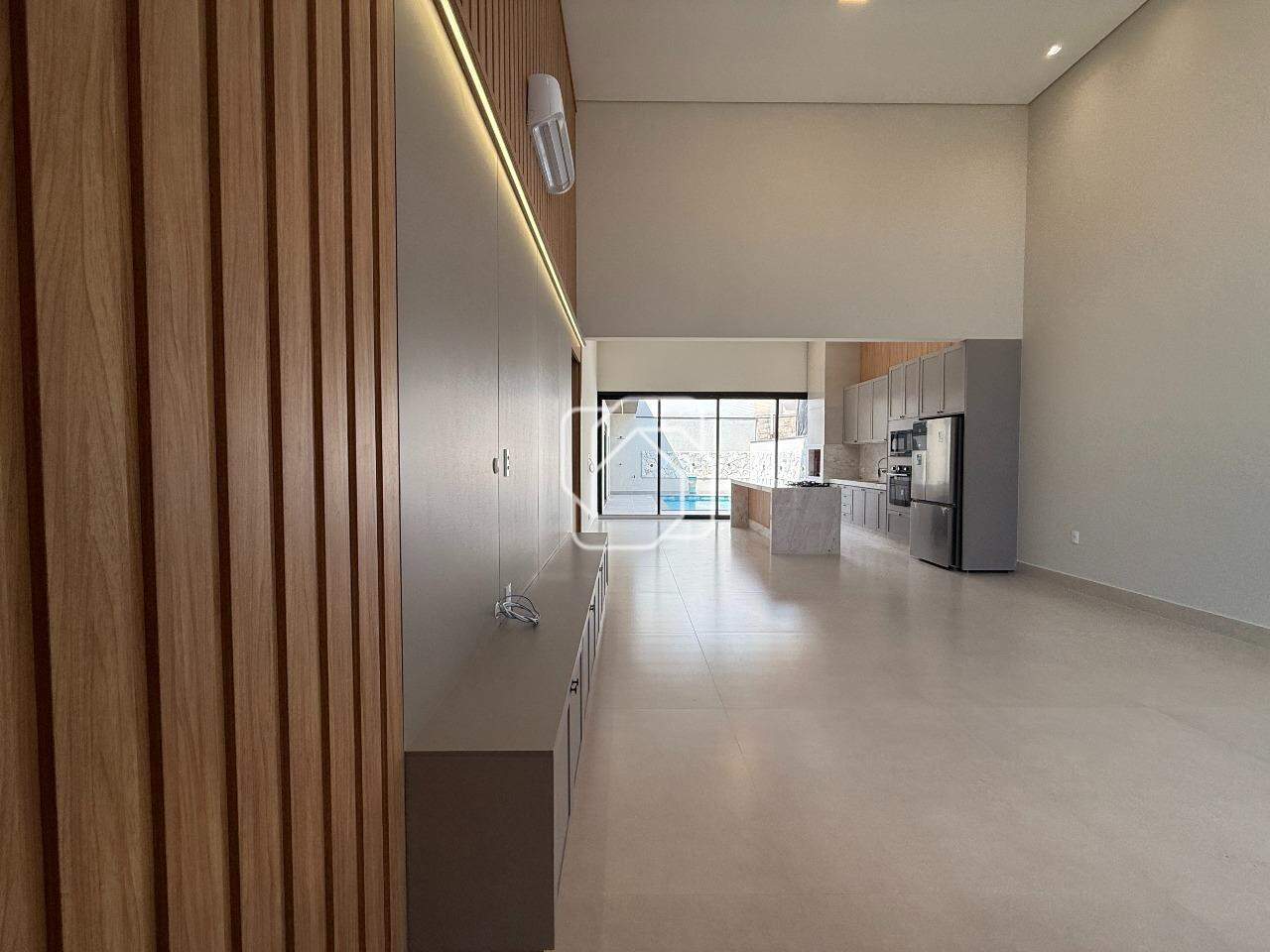 Casa de Condomínio à venda em Indaiatuba - SP - Jardim Residencial Maria Dulce: Sala de estar