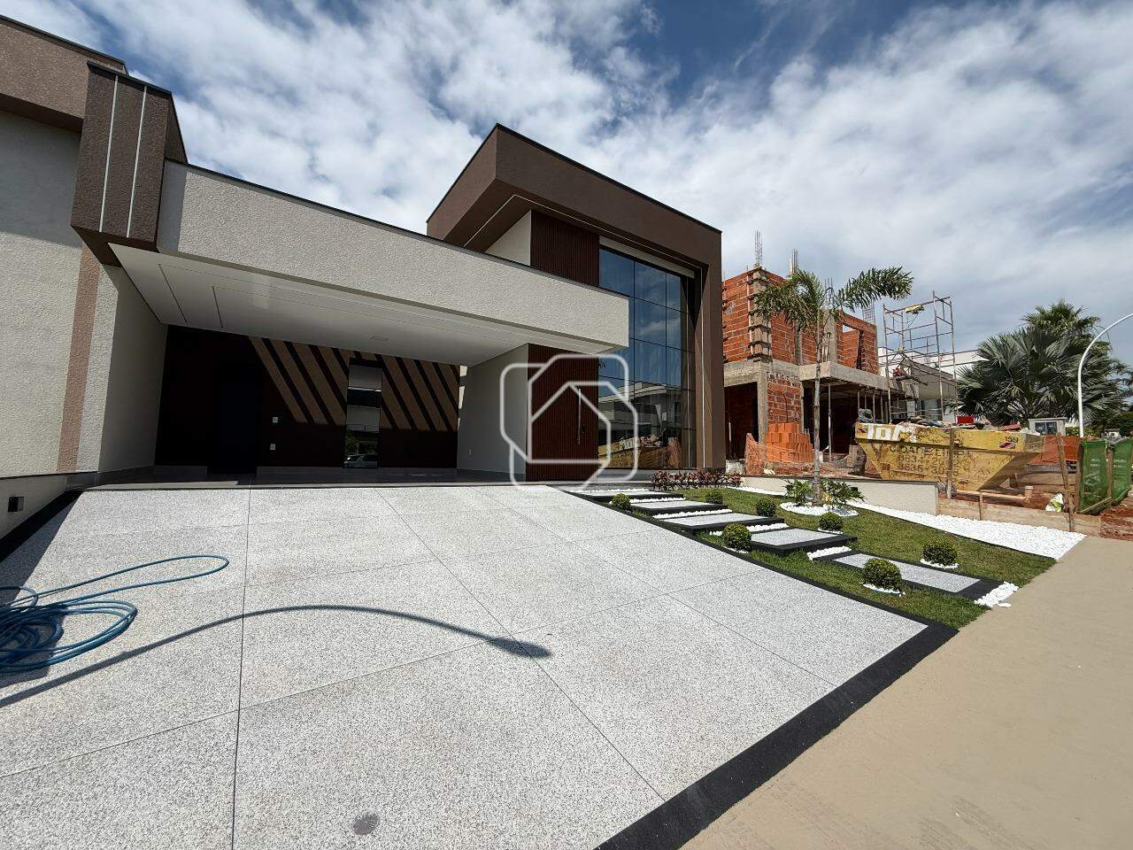 Casa de Condomínio à venda em Indaiatuba - SP - Jardim Residencial Maria Dulce: Fachada