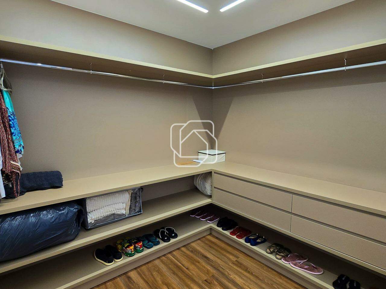 Casa de Condomínio para aluguel em Itu - SP - Condomínio Fazenda Kurumin: Closet