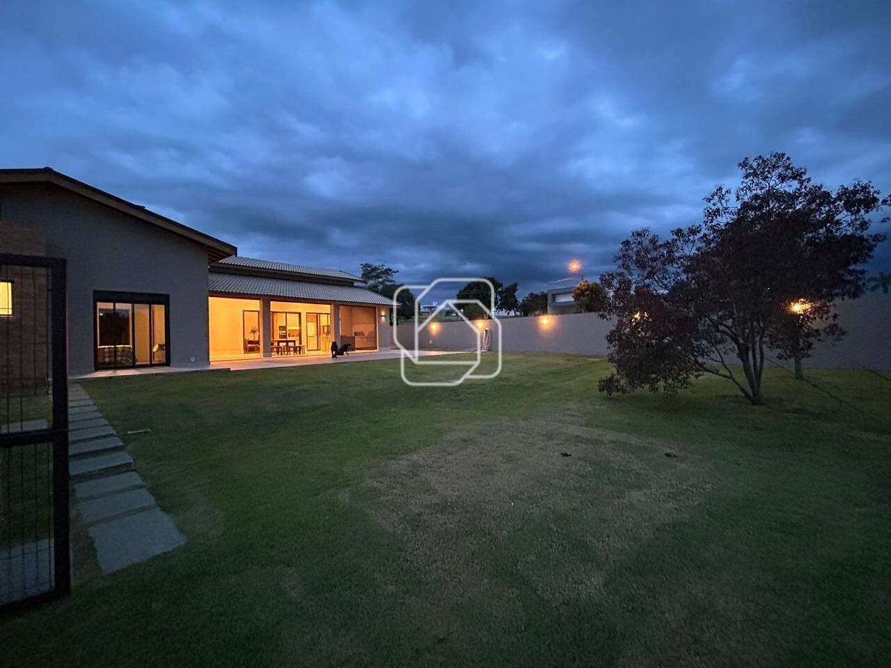 Casa de Condomínio à venda em Indaiatuba - SP - Jardins do Golfe Residencial Indaiatuba: Área externa
