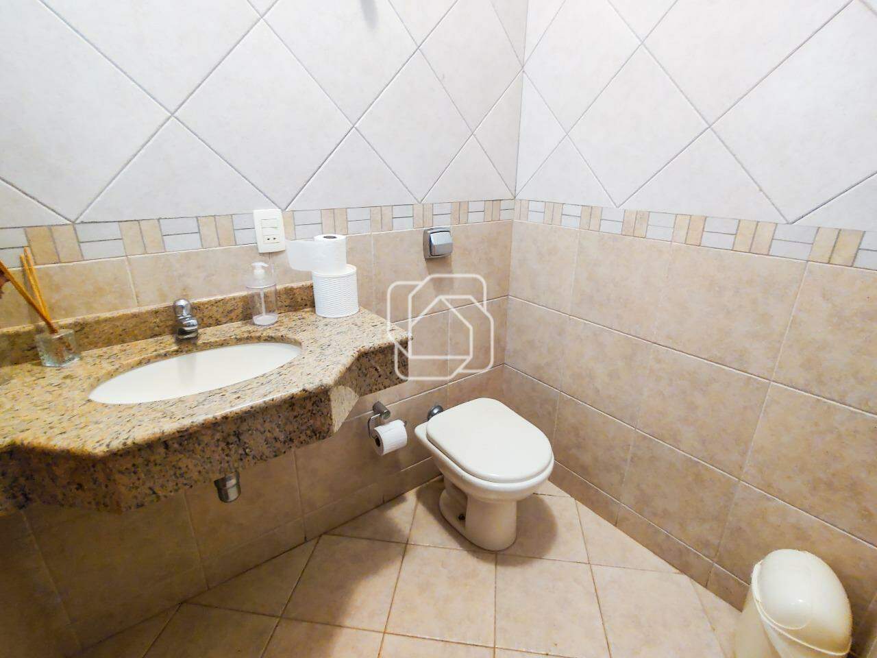 Casa de Condomínio à venda em Itu - SP - Condomínio Portal de Itu II: Banheiro
