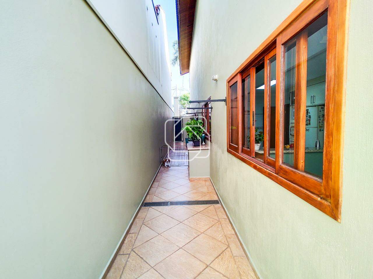 Casa de Condomínio à venda em Itu - SP - Condomínio Portal de Itu II: Corredor externo