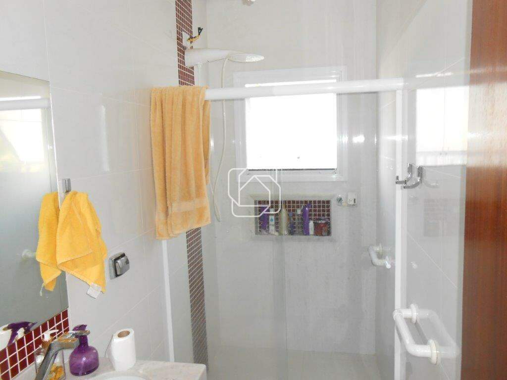 Casa de Condomínio à venda em Itu - SP - Condomínio Campos de Santo Antônio: Banheiro