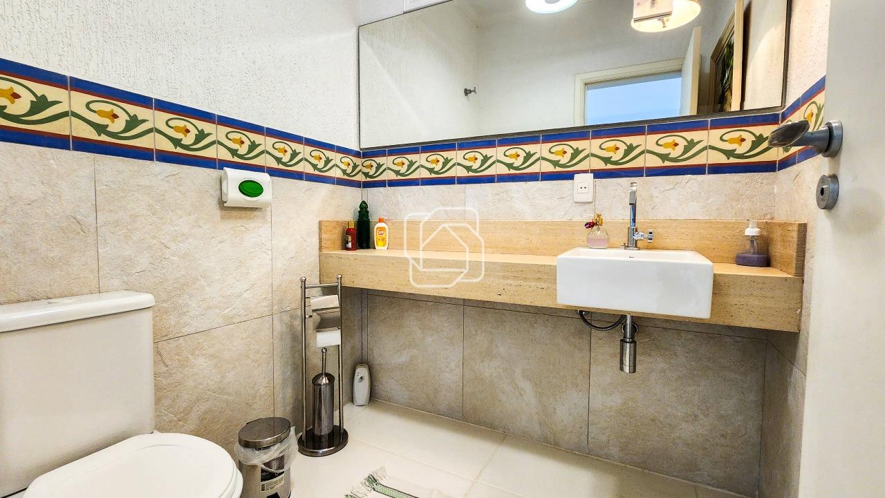 Casa de Condomínio à venda em Cabreúva - SP - Portal do Japy Golf Clube: Lavabo