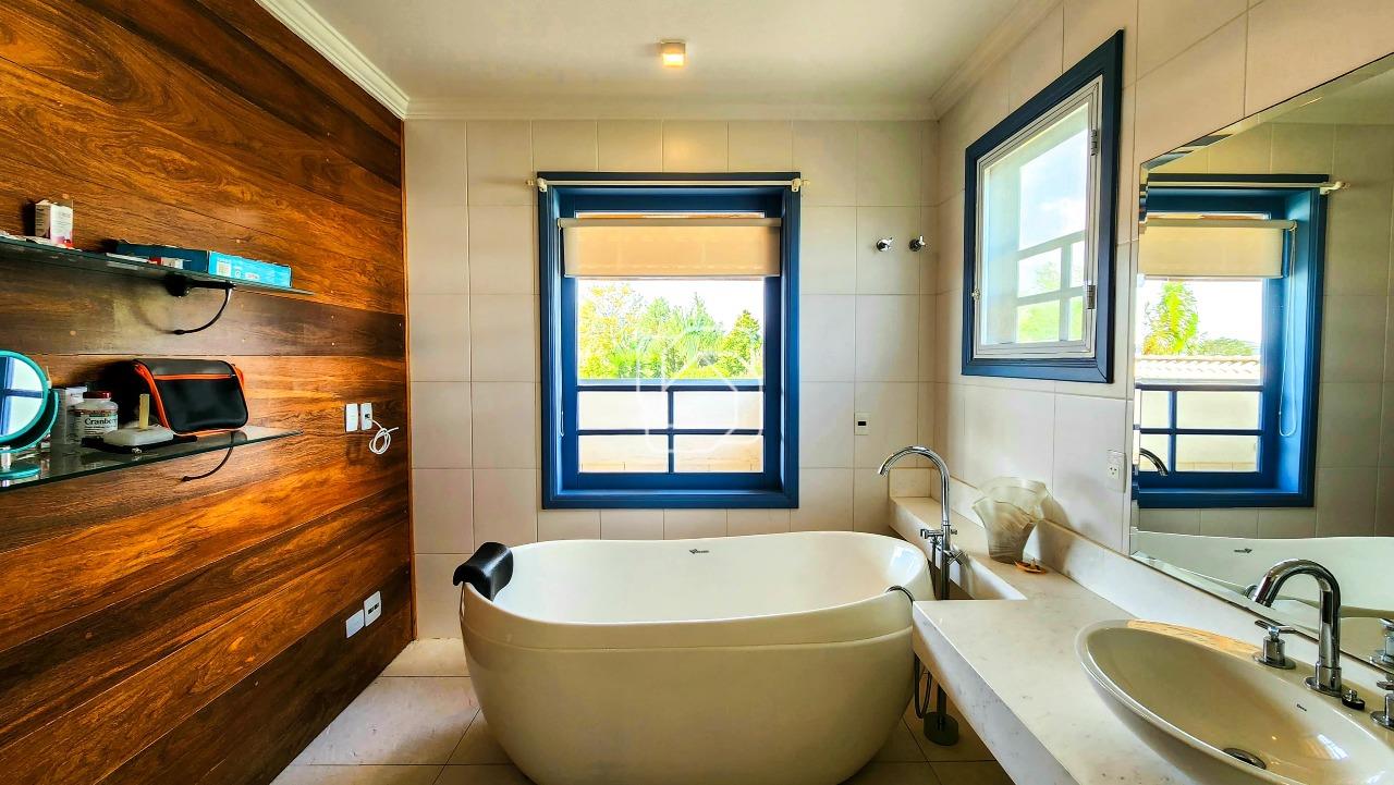 Casa de Condomínio à venda em Cabreúva - SP - Portal do Japy Golf Clube: Banheiro