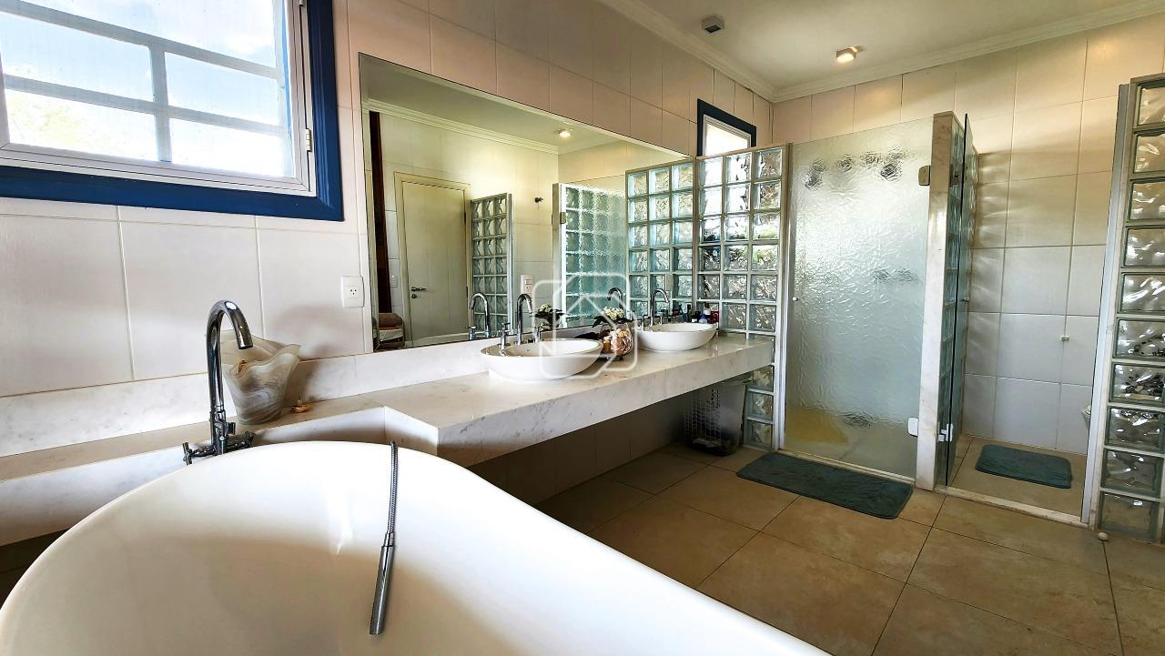 Casa de Condomínio à venda em Cabreúva - SP - Portal do Japy Golf Clube: Banheiro