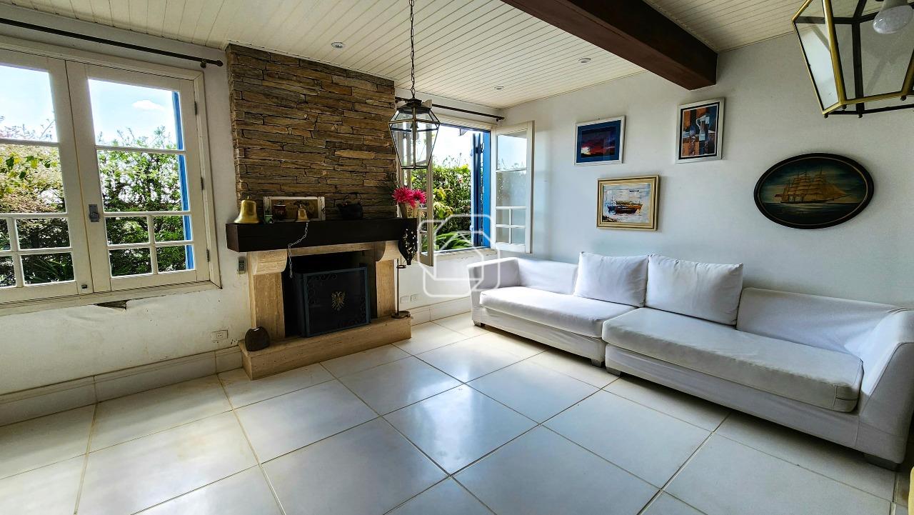 Casa de Condomínio à venda em Cabreúva - SP - Portal do Japy Golf Clube: Sala de estar