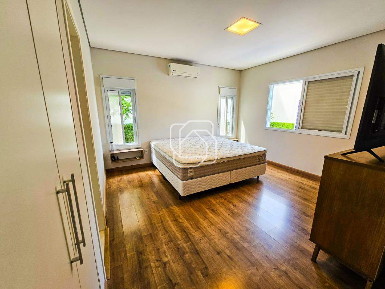 Casa de Condomínio à venda em Itu - SP - Jardim Theodora: Suíte master