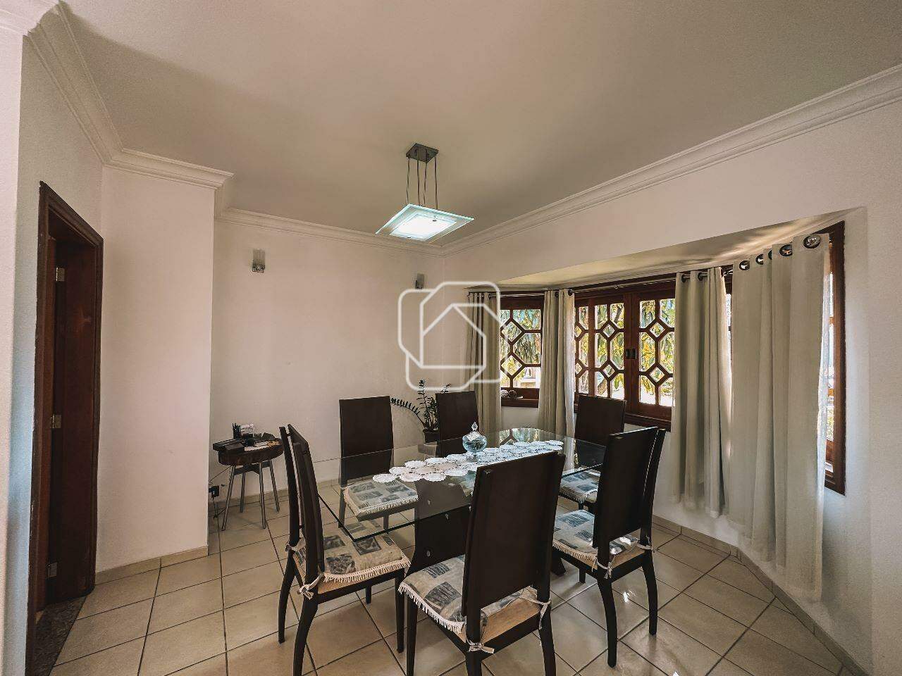 Casa de Condomínio à venda em Itu - SP - Parque Village Castelo: Sala de jantar