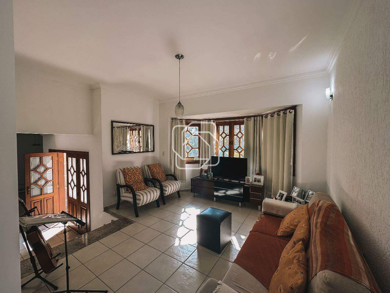 Casa de Condomínio à venda em Itu - SP - Parque Village Castelo: Sala de TV
