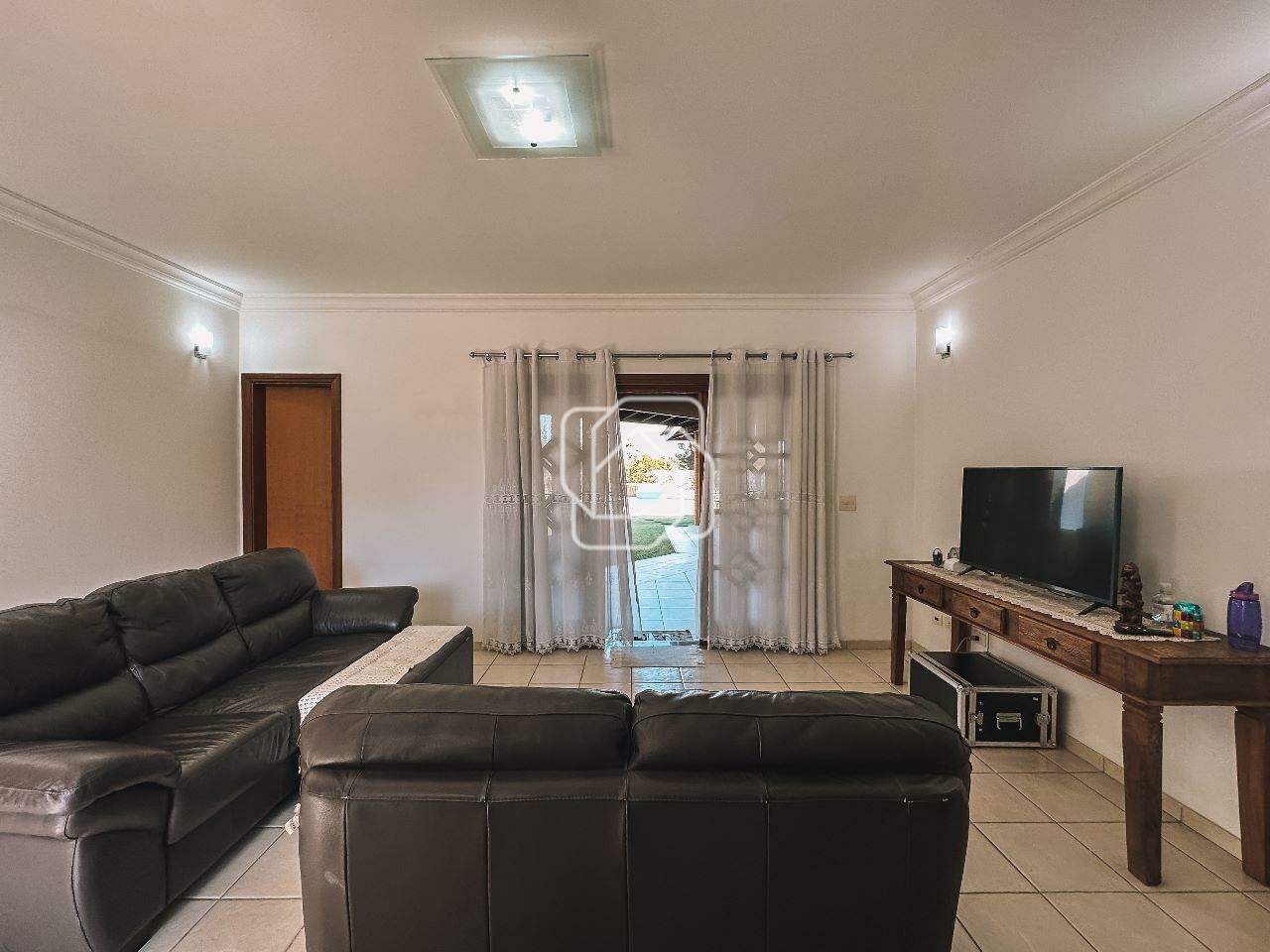 Casa de Condomínio à venda em Itu - SP - Parque Village Castelo: Sala de estar