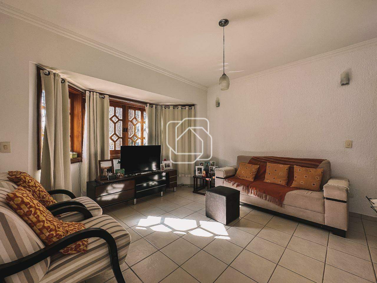 Casa de Condomínio à venda em Itu - SP - Parque Village Castelo: Sala de TV