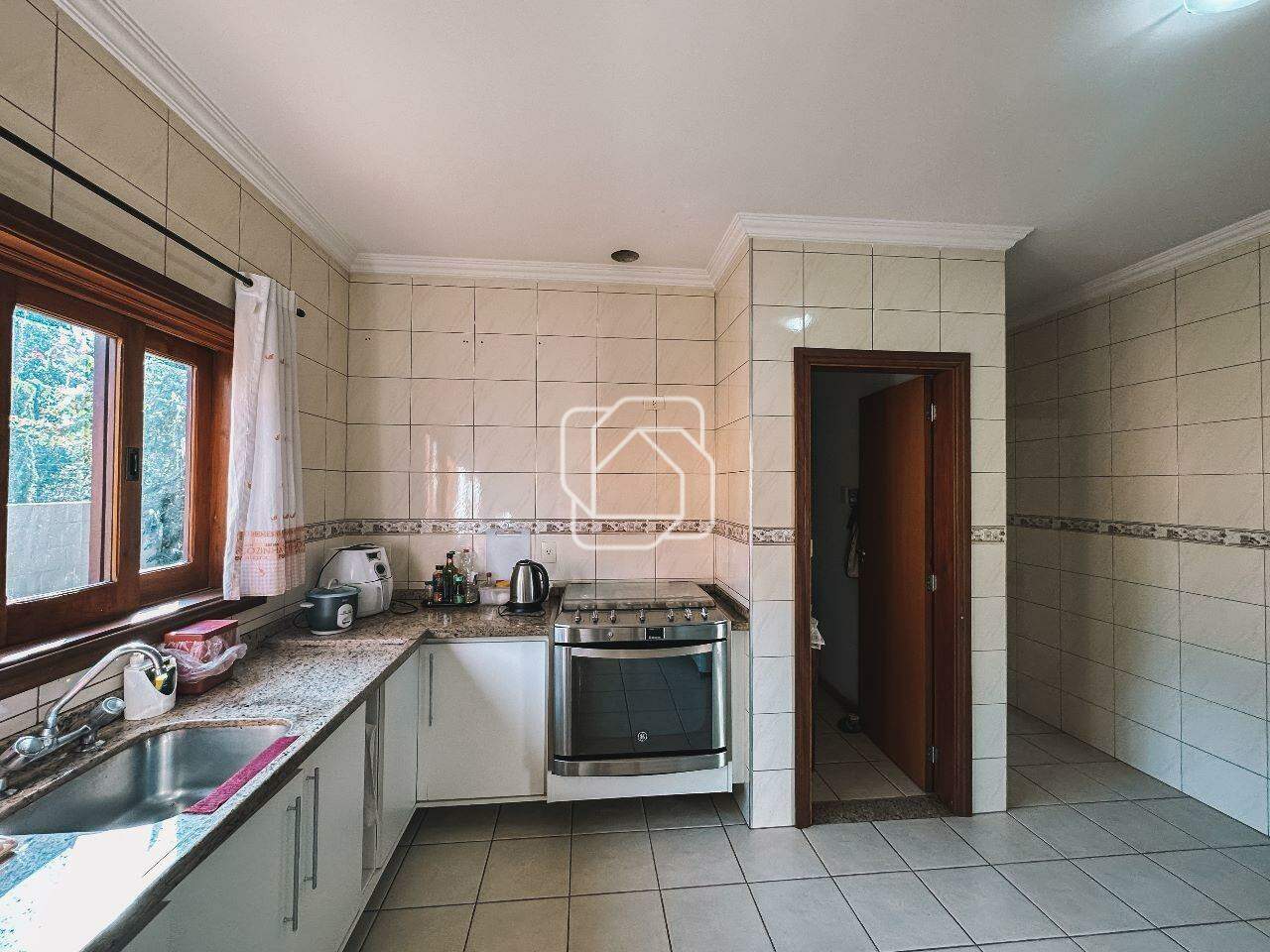 Casa de Condomínio à venda em Itu - SP - Parque Village Castelo: Cozinha