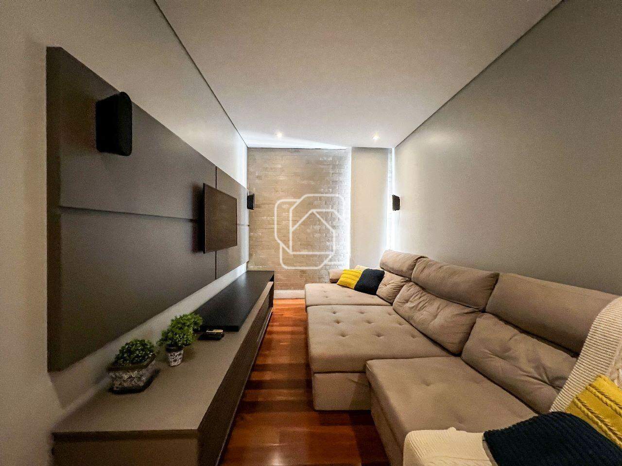 Casa de Condomínio à venda em Salto - SP - Residencial Central Parque: Sala de TV privativa