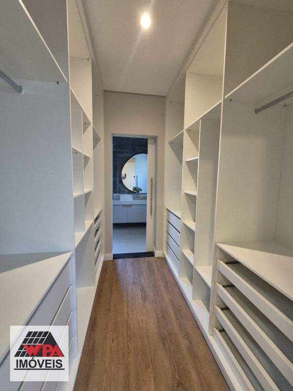 Casa em Condomínio à venda no Jardim Imperador: 
