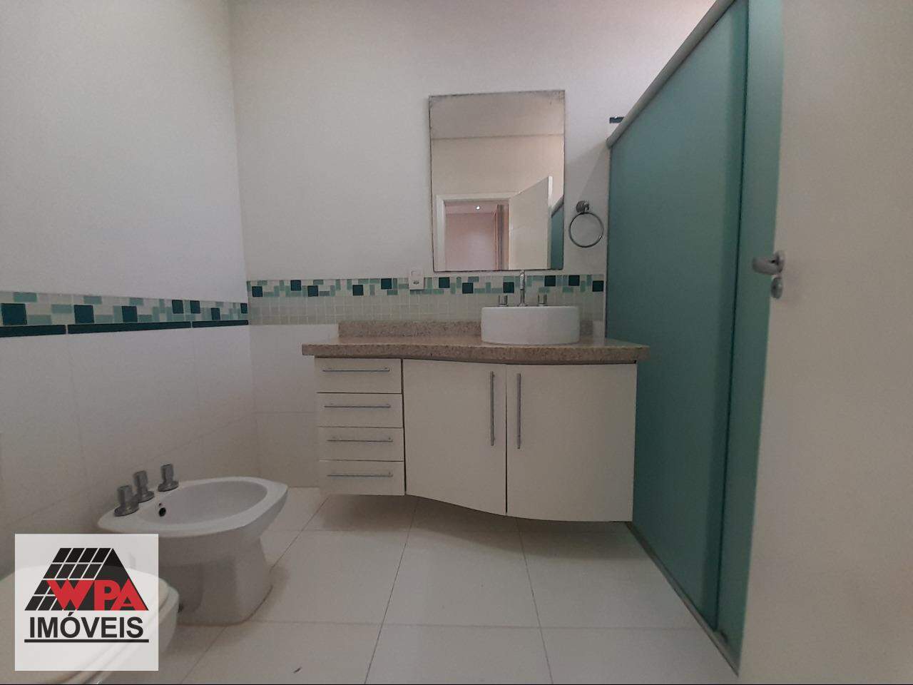 Casa em Condomínio à venda no Jardim Imperador: 