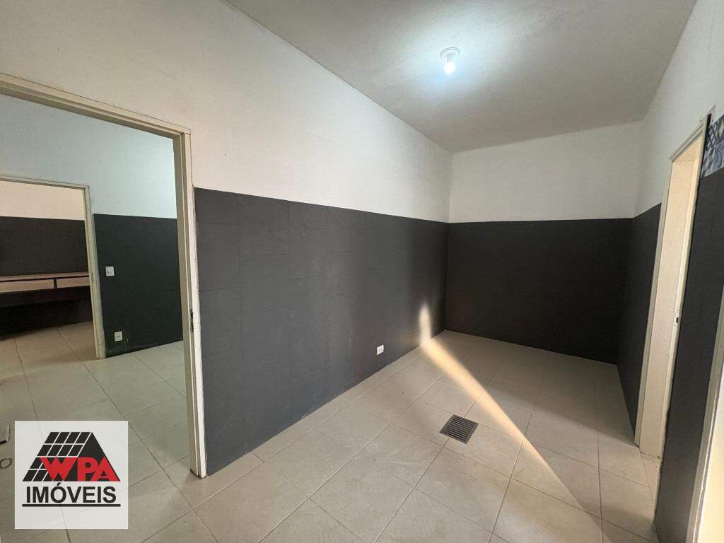 Salão para aluguel no Vila Bertini: 