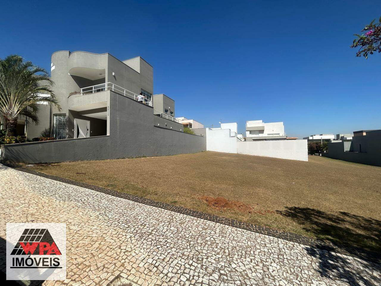Terreno em condomínio à venda no Jardim Trípoli: 
