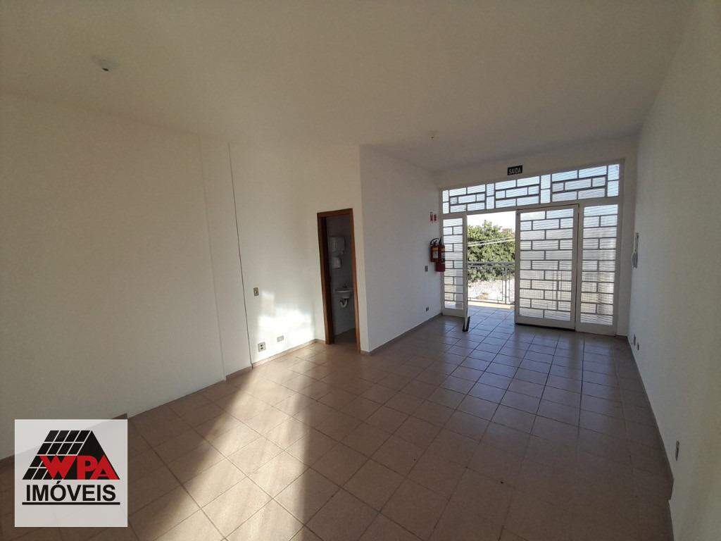Sala para aluguel no Catharina Zanaga: 