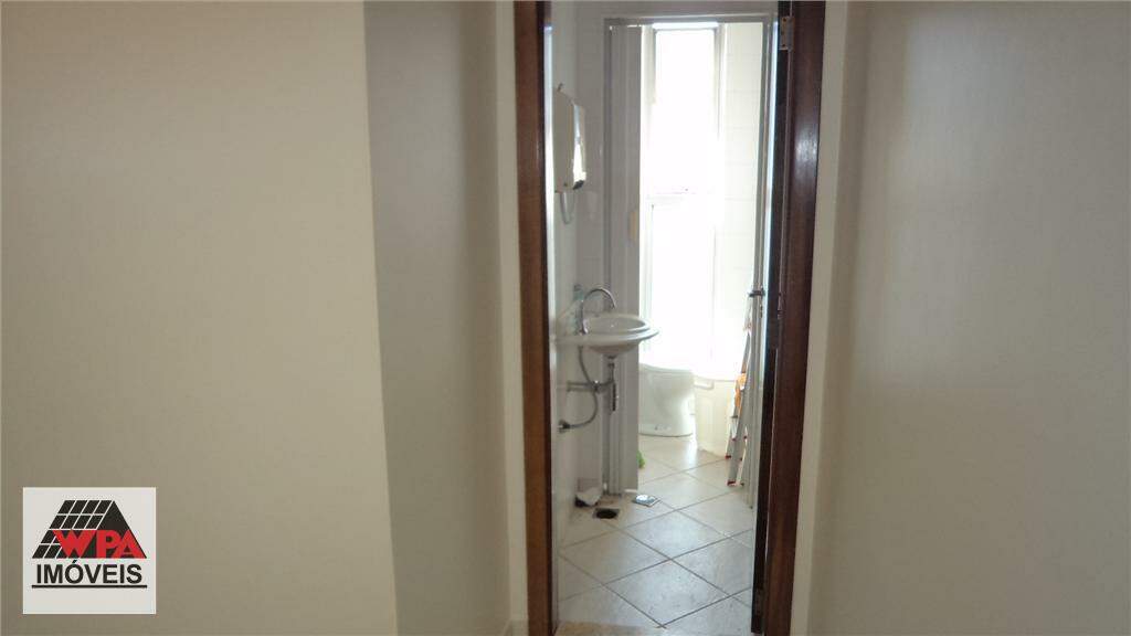 Sala à venda no Centro: 