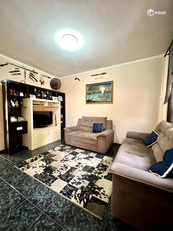 Casa em Bairro à venda no Jardim Moacyr Arruda: 