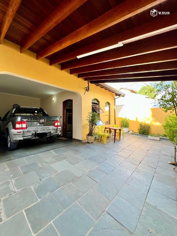 Casa em Bairro à venda no Jardim Moacyr Arruda: 