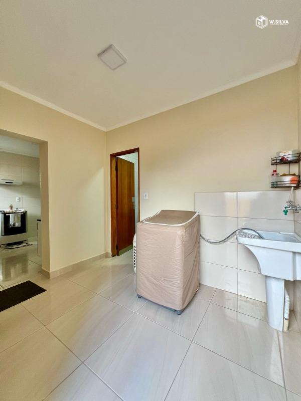 Casa em Bairro à venda no Jardim Moacyr Arruda: 