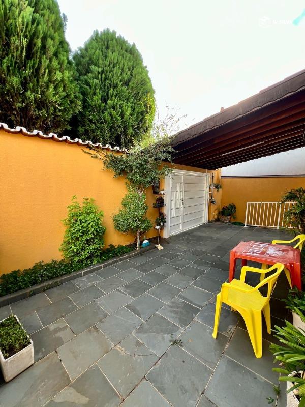 Casa em Bairro à venda no Jardim Moacyr Arruda: 