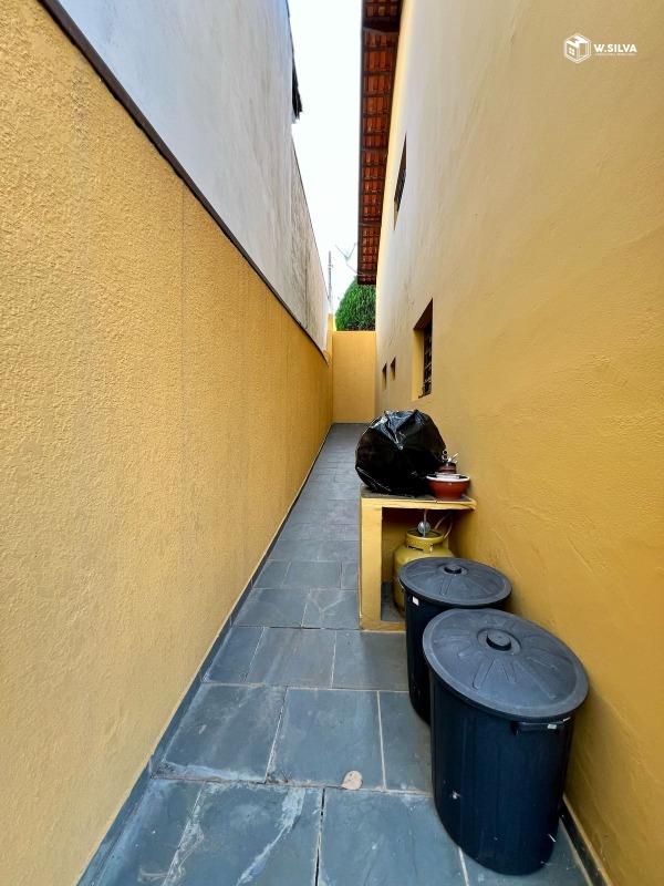 Casa em Bairro à venda no Jardim Moacyr Arruda: 