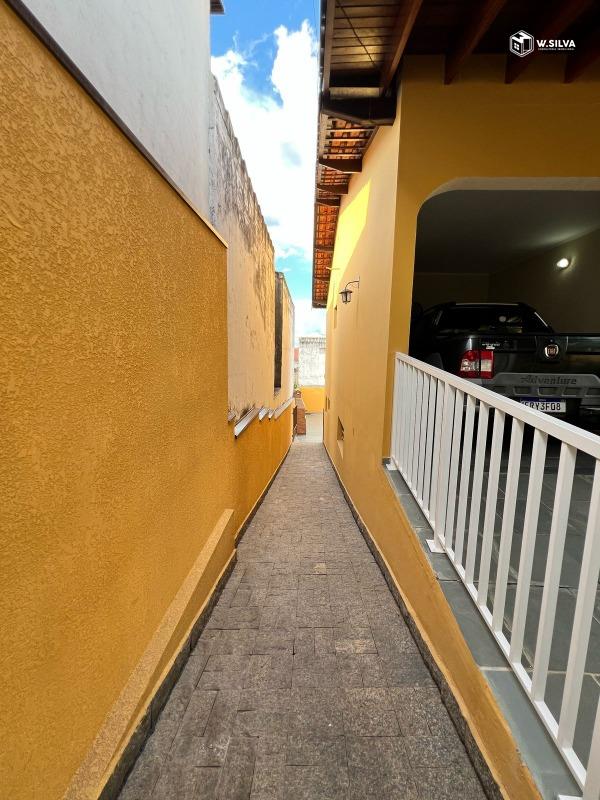 Casa em Bairro à venda no Jardim Moacyr Arruda: 