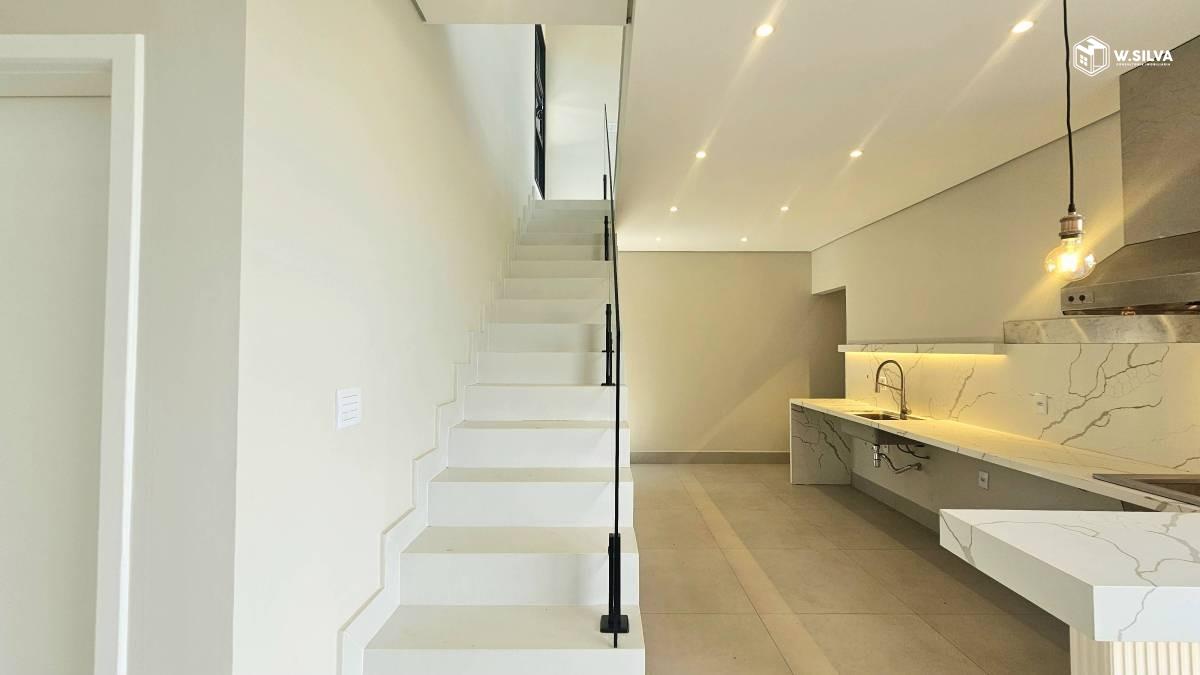 Casa em Condomínio à venda no Residencial Evidências: Acesso ao mezanino 