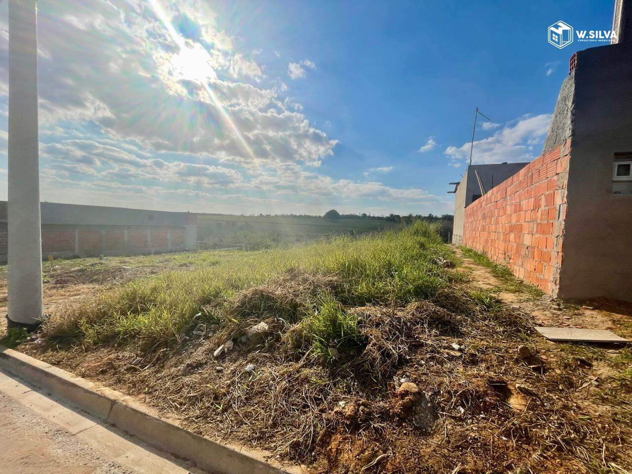 Terreno em Bairro à venda no Parque Barnabé: 