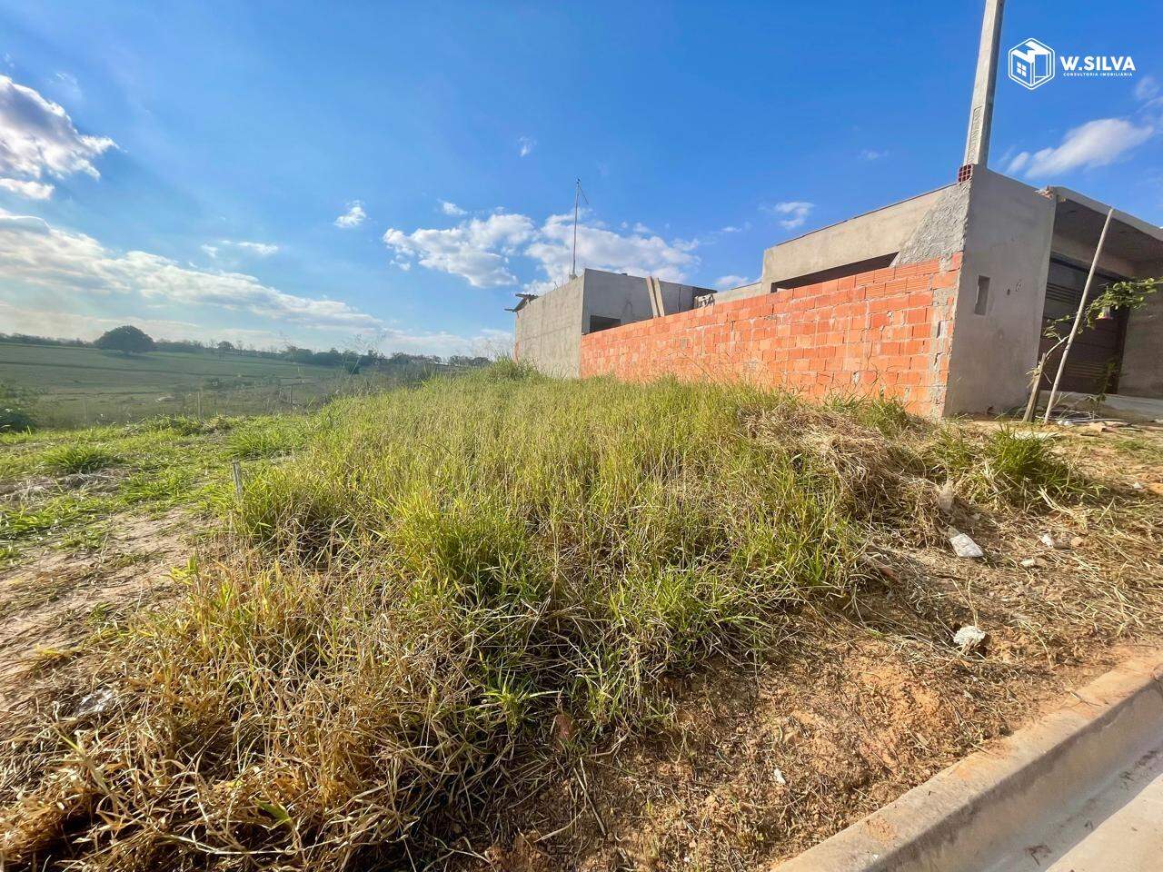 Terreno em Bairro à venda no Parque Barnabé: 