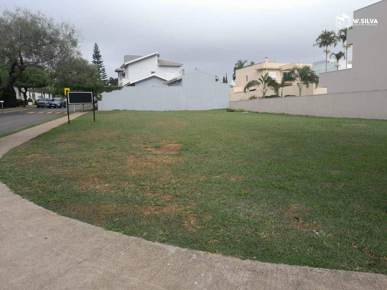 Terreno em condomínio à venda no Condomínio Residencial Helvétia Park:
