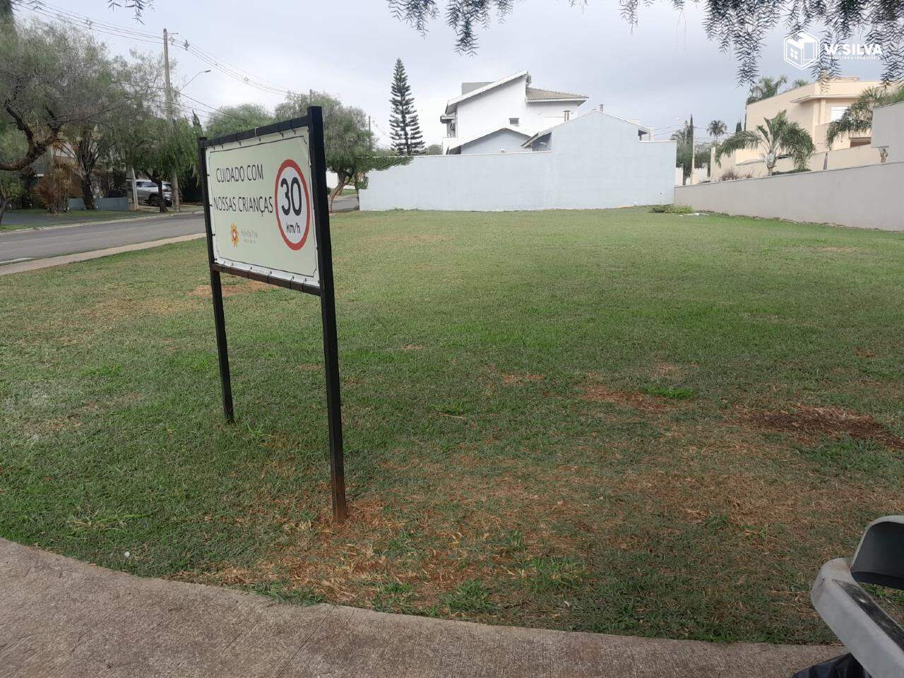Terreno em condomínio à venda no Condomínio Residencial Helvétia Park: