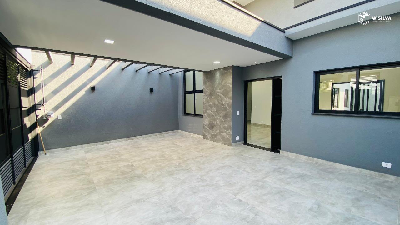 Casa em Bairro à venda no Jardim Residencial Veneza: Garagem/entrada