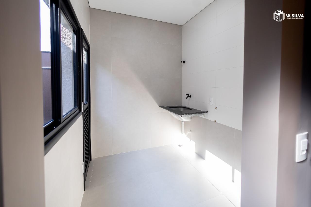Casa em Condomínio à venda no Condomínio Park Gran Reserve: Lavanderia e despensa
