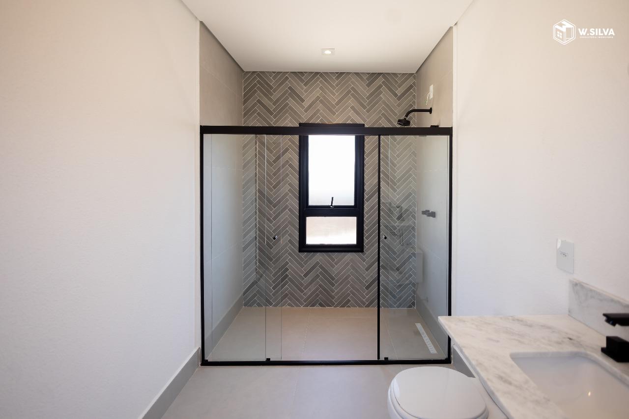 Casa em Condomínio à venda no Condomínio Park Gran Reserve: Banheiro suíte master