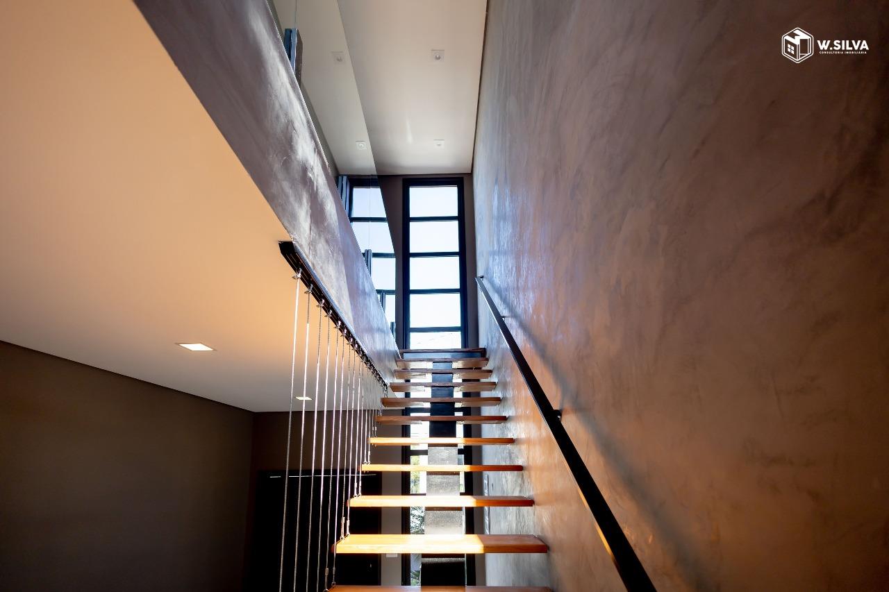 Casa em Condomínio à venda no Condomínio Park Gran Reserve: Acesso ao piso superior 