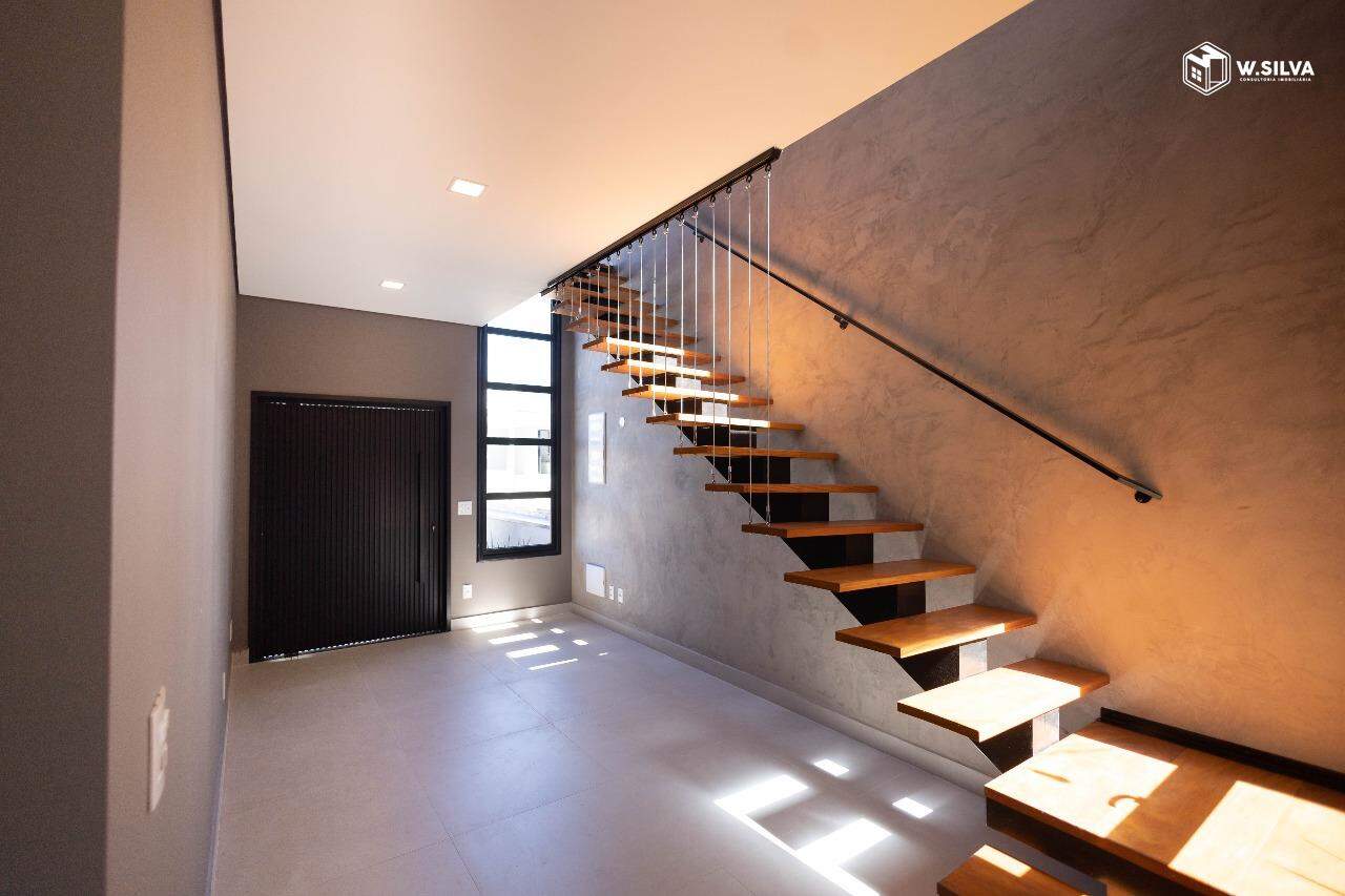 Casa em Condomínio à venda no Condomínio Park Gran Reserve: Acesso ao piso superior 