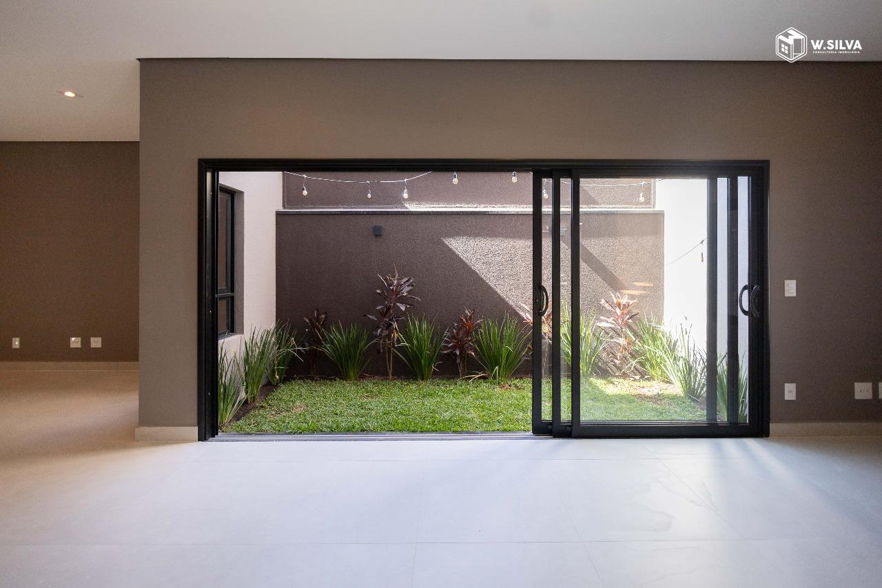 Casa em Condomínio à venda no Condomínio Park Gran Reserve: Jardim interno