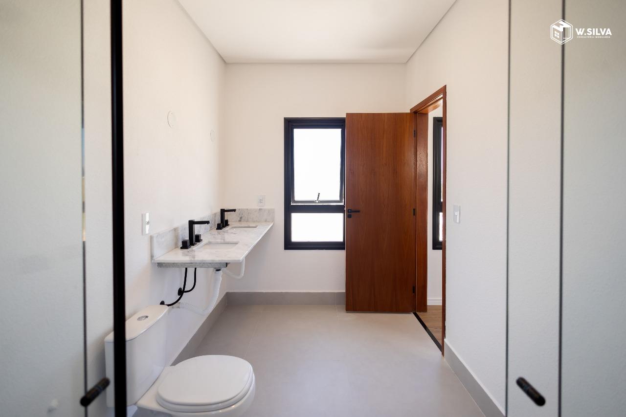 Casa em Condomínio à venda no Condomínio Park Gran Reserve: Banheiro suíte