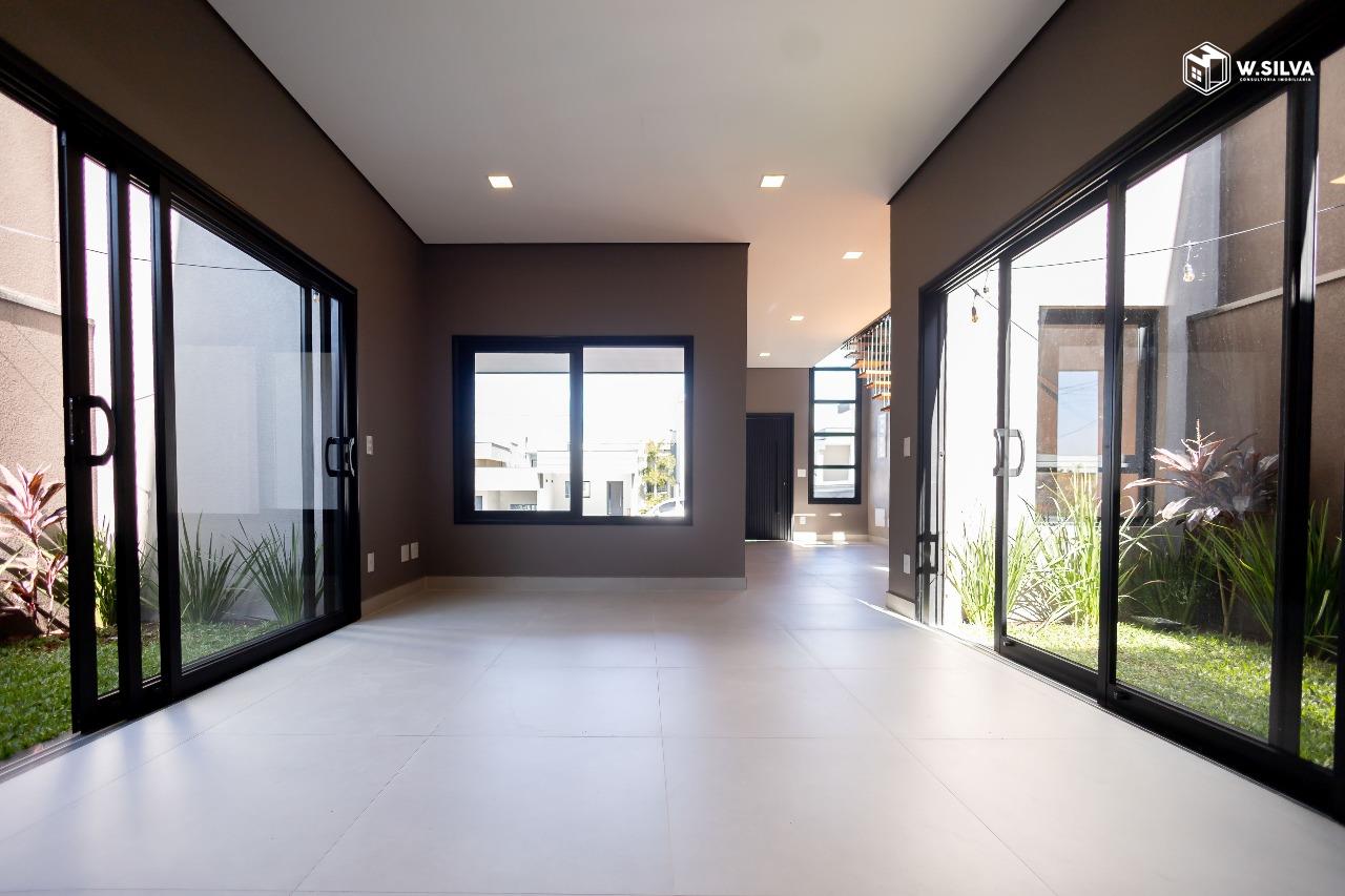 Casa em Condomínio à venda no Condomínio Park Gran Reserve: Sala jantar com jardim interno nas laterais