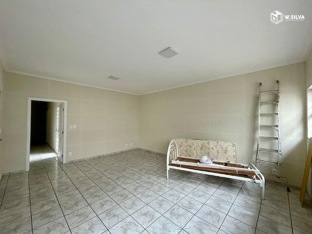 Casa em Bairro à venda no Vila Suíça: 