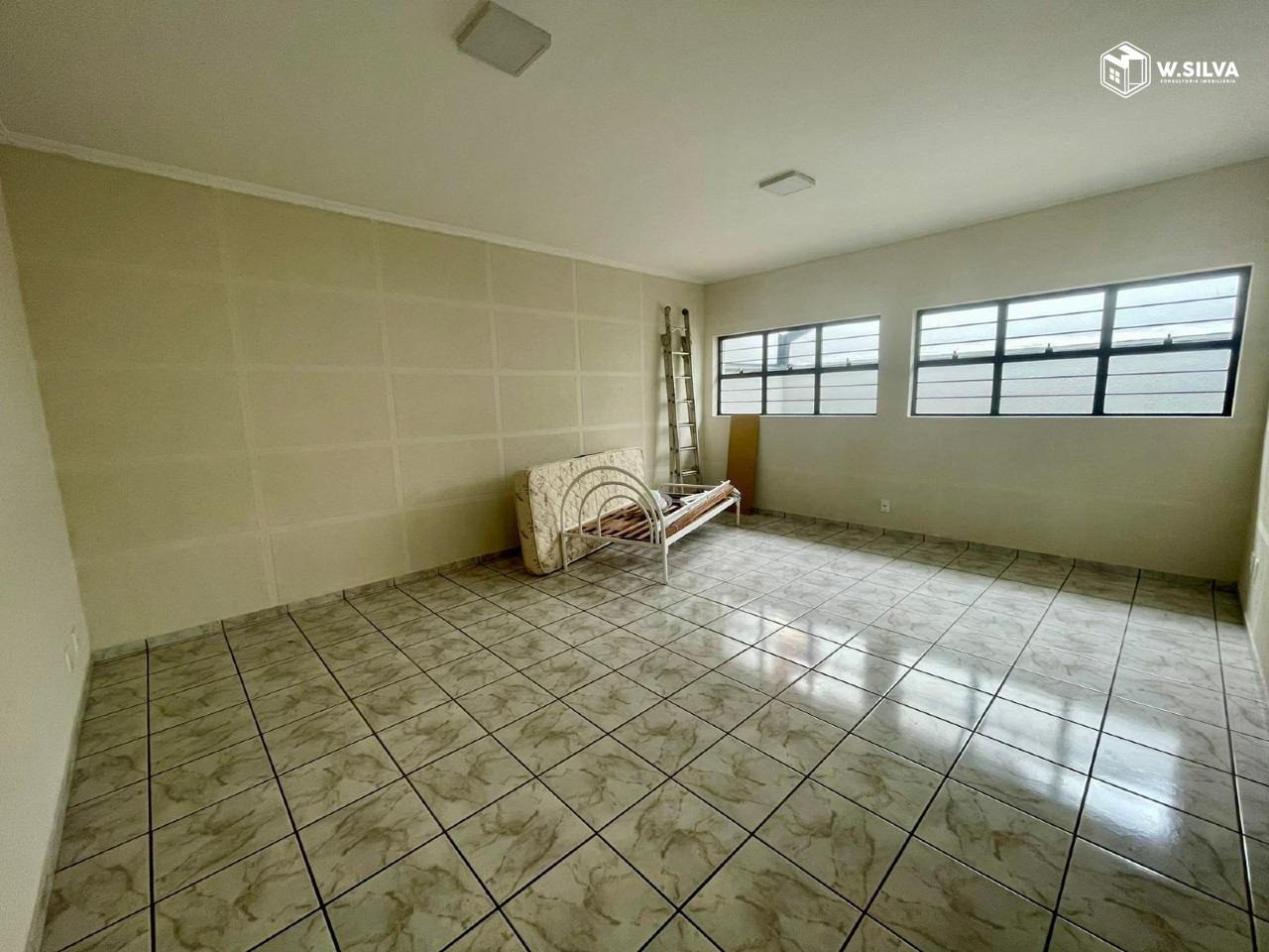 Casa em Bairro à venda no Vila Suíça: 