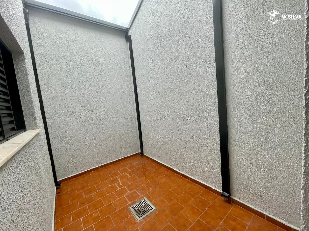 Casa em Bairro à venda no Vila Suíça: 